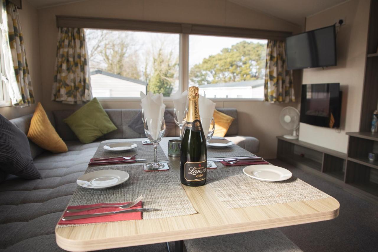 41 Orchard Bank, 3 Bed, Rockley Park Poole Villa ภายนอก รูปภาพ