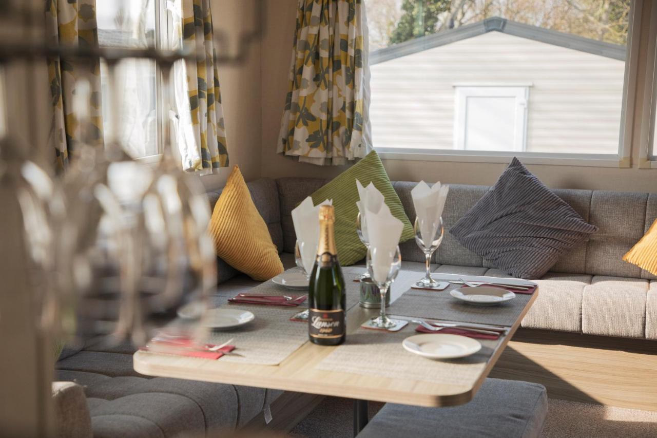 41 Orchard Bank, 3 Bed, Rockley Park Poole Villa ภายนอก รูปภาพ