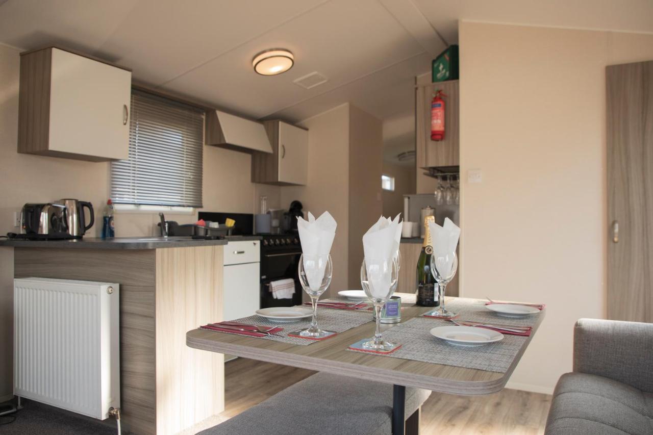 41 Orchard Bank, 3 Bed, Rockley Park Poole Villa ภายนอก รูปภาพ