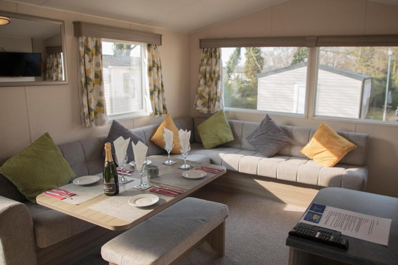 41 Orchard Bank, 3 Bed, Rockley Park Poole Villa ภายนอก รูปภาพ